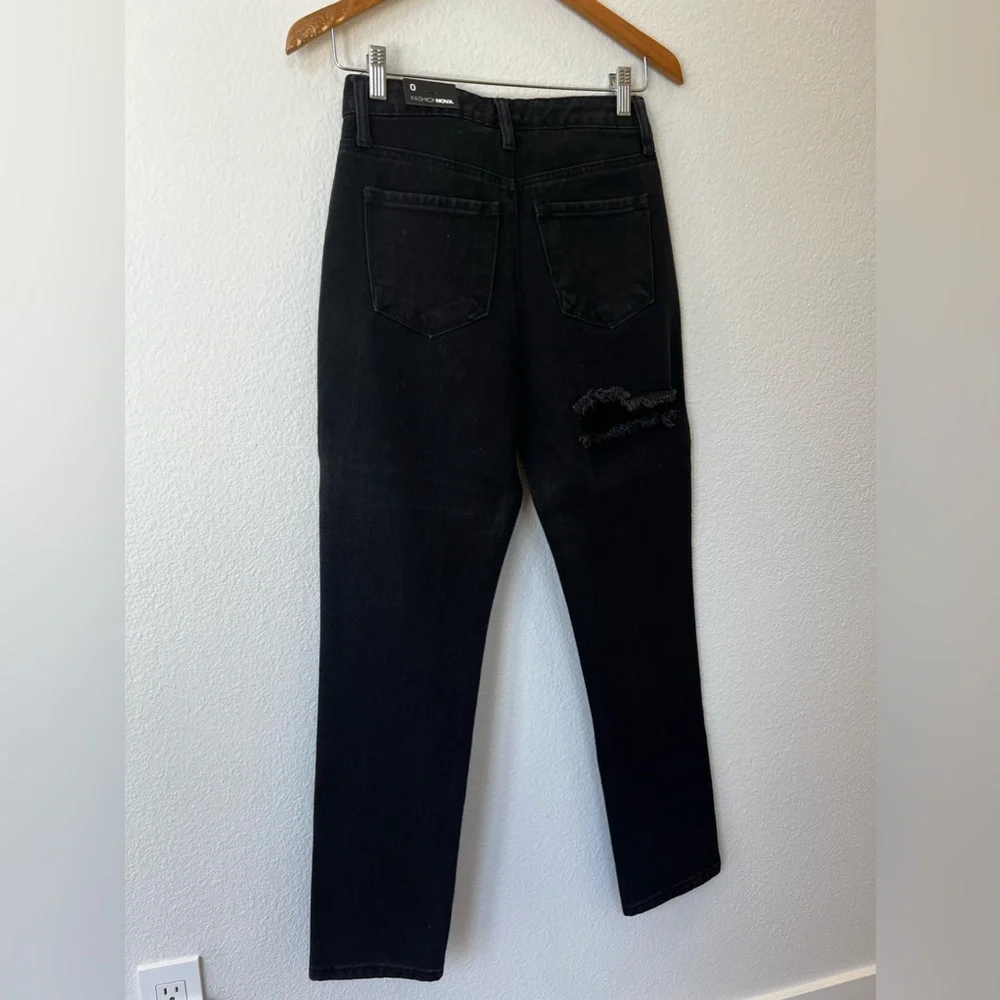 Jaydon Ripped Mom Jeans - Black. Size 0 - Picture 5 of 9